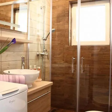In - Sibenik Riviera 42084 بيت للعطل