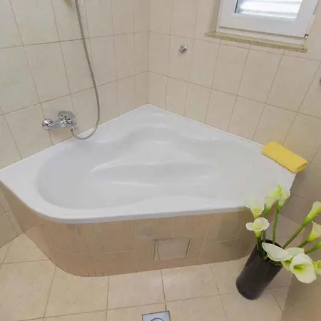 In - Sibenik Riviera 42084 * Grebaštica