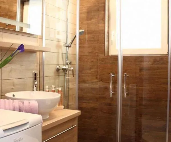 In - Sibenik Riviera 42084 Tatil Evi