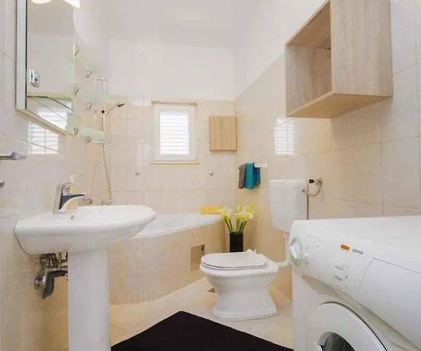 In - Sibenik Riviera 42084