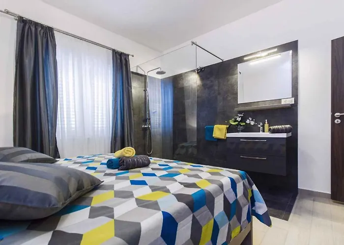 In - Sibenik Riviera 42084 Tatil Evi