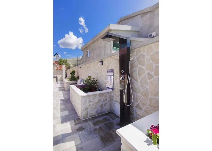 In - Sibenik Riviera 42084 * Grebaštica