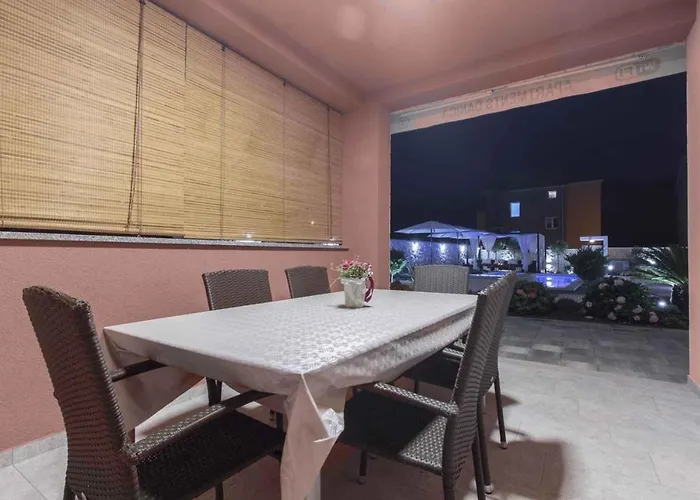 In - Sibenik Riviera 42084 Tatil Evi Grebaštica