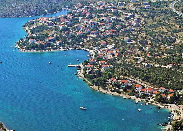 In - Sibenik Riviera 42084 *