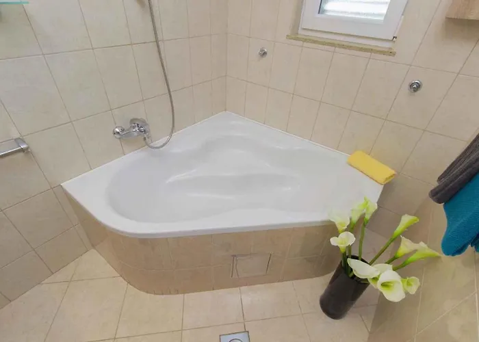 In - Sibenik Riviera 42084 * Grebaštica