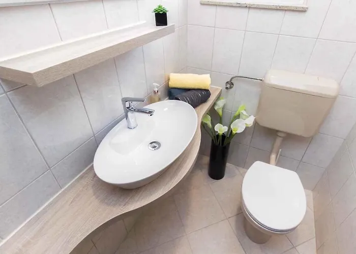 In - Sibenik Riviera 42084 * Grebaštica